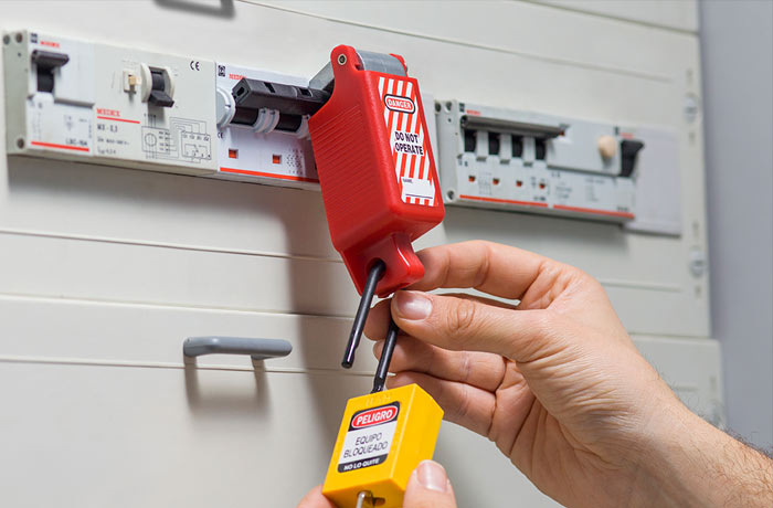 IFAM THERMISCHE MAGNETISCHE CIRCUITONDERBREKER ASVERGRENDELINGEN